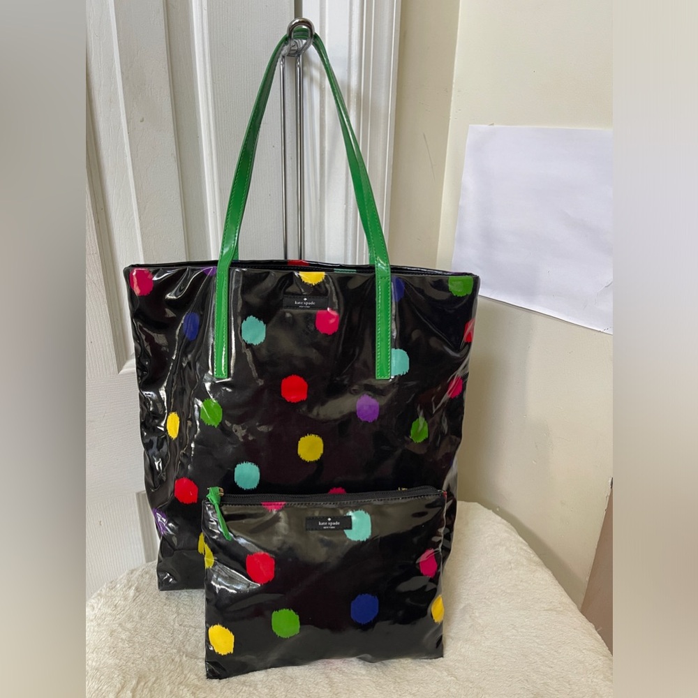 Kate Spade ♠️ tote and pouch Set EUC - Picture 1 of 9